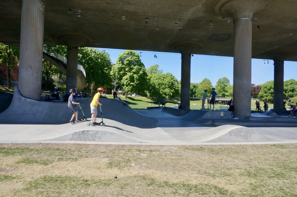 image shows Rålambshovsparken where families and kids can enjoy outdoor fun in Stockholm