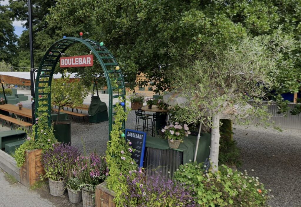 image shows Boulebar in Tanto