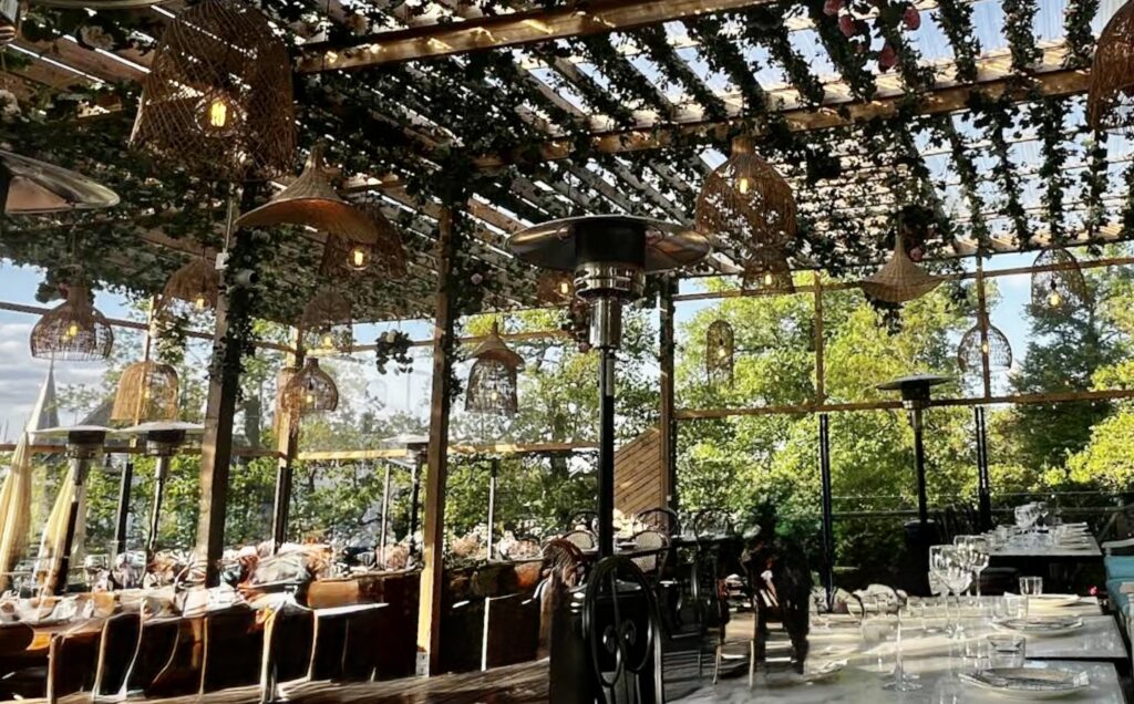 image shows outdoor seating at Tabbouli on Djurgården